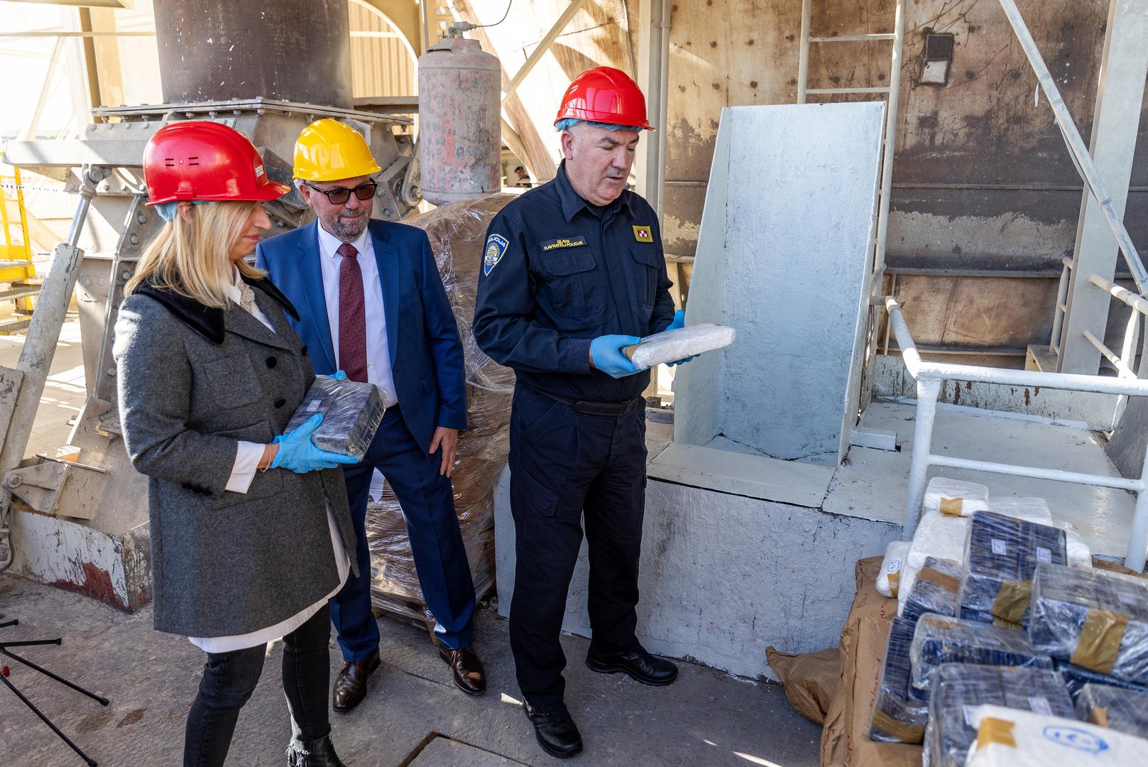 Ističe kako procjene UN-ove Agencije za droge kažu da je zadnjih deset godina u svijetu konzumacija droge porasla za 30 posto, što se najviše odražava na europsko tržište, koje je najbogatije i najznačajnije ilegalno tržište.