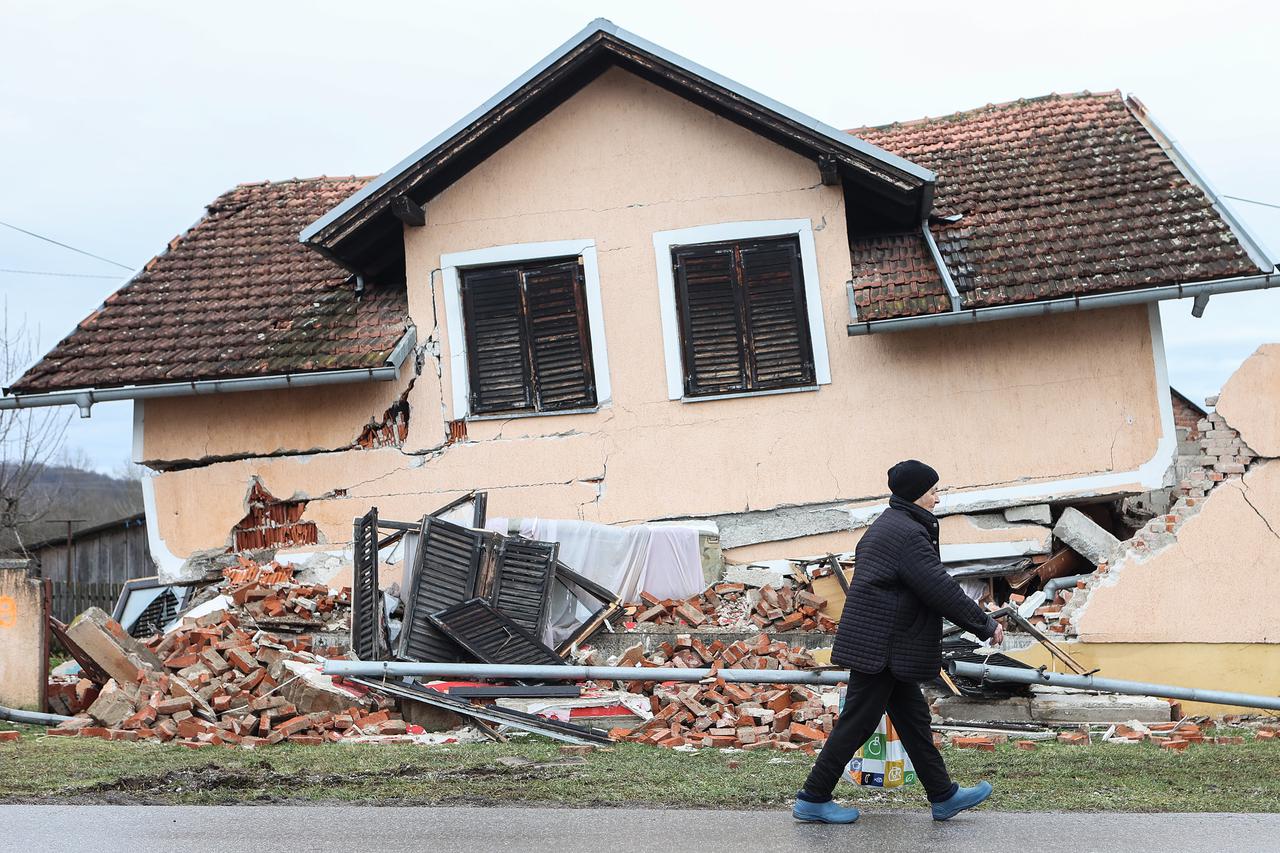 Prekopa: Mjesec dana nakon potresa kuća još uvijek stoji netaknuta