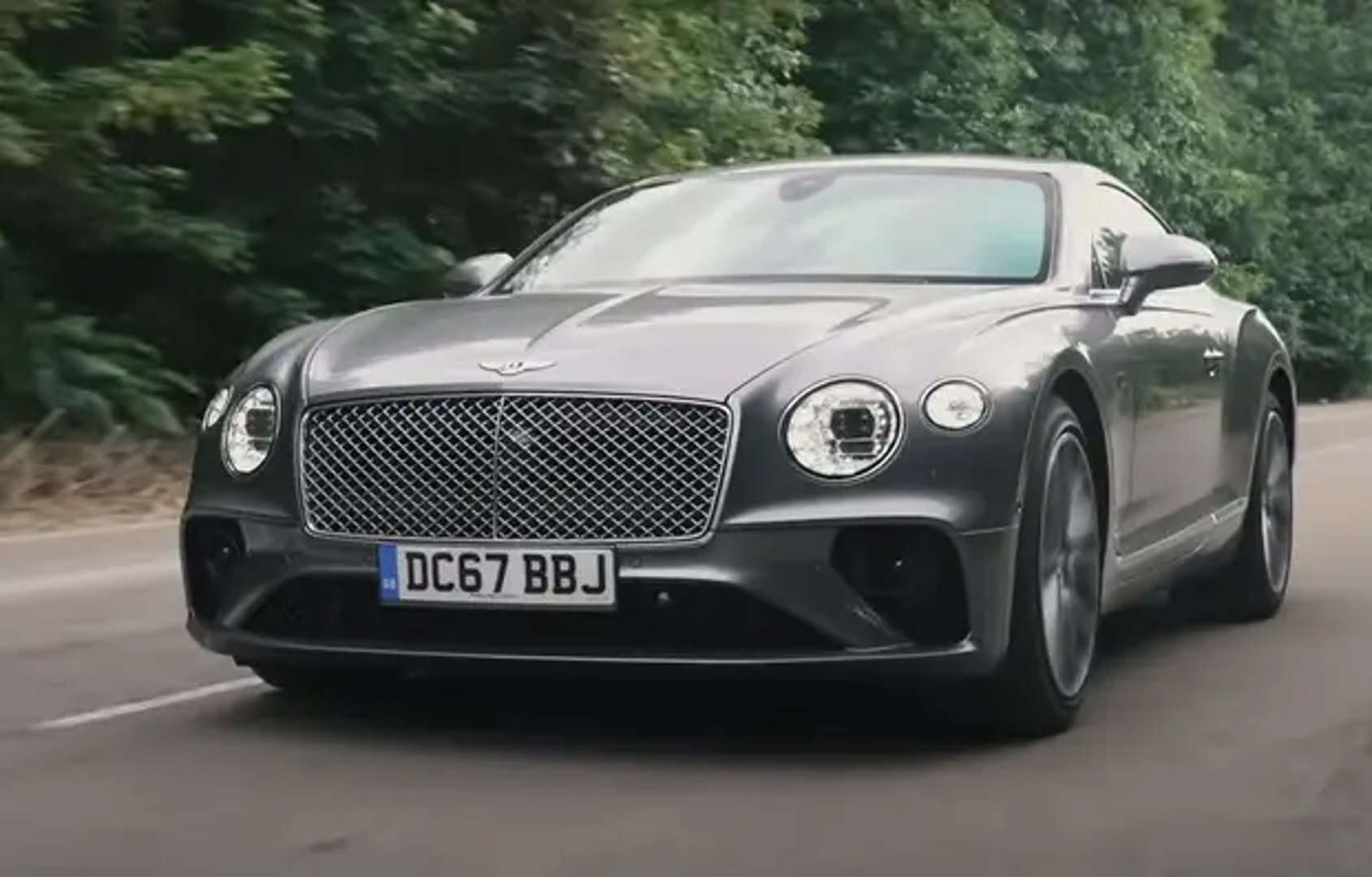 A luksuzni Bentley u svojoj garaži ima i Ivan Perišić. Ima ga već nekoliko godina i vozi ga kada je u Hrvatskoj.