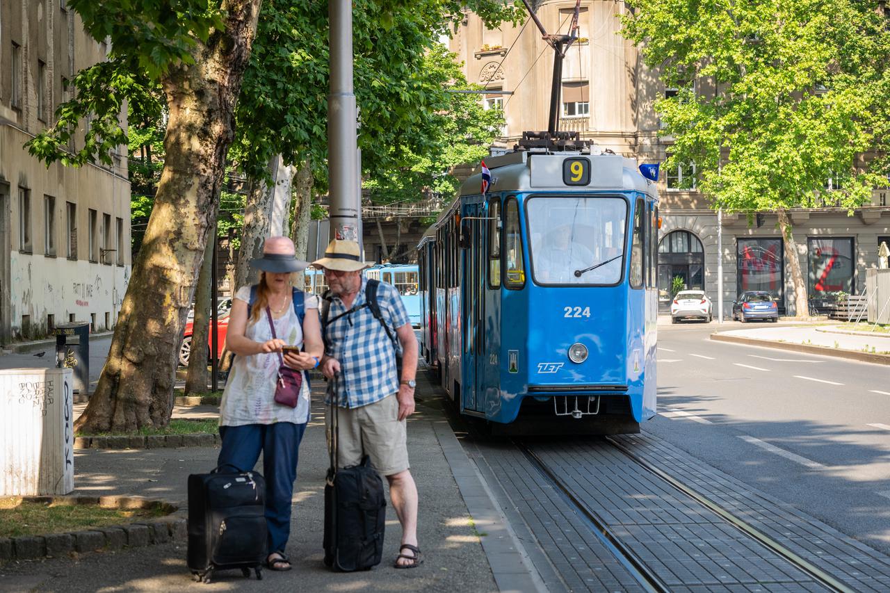 Zagreb: Tramvaj koji je u prometu od 1974. poznat i kao "bik"odlazi u zasluženu mirovinu
