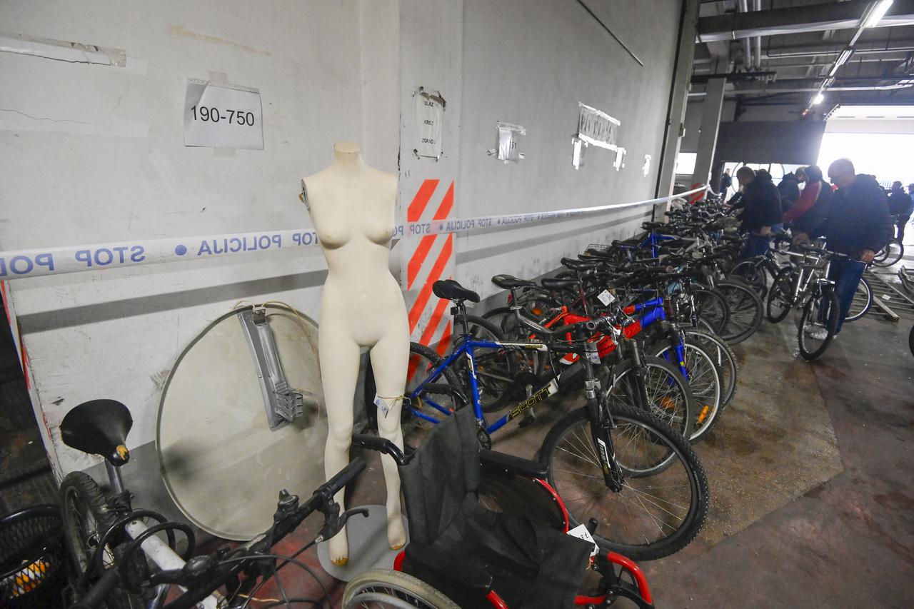 Zagreb: U policiji organizirana prodaja predmeta kojima je istekao rok čuvanja