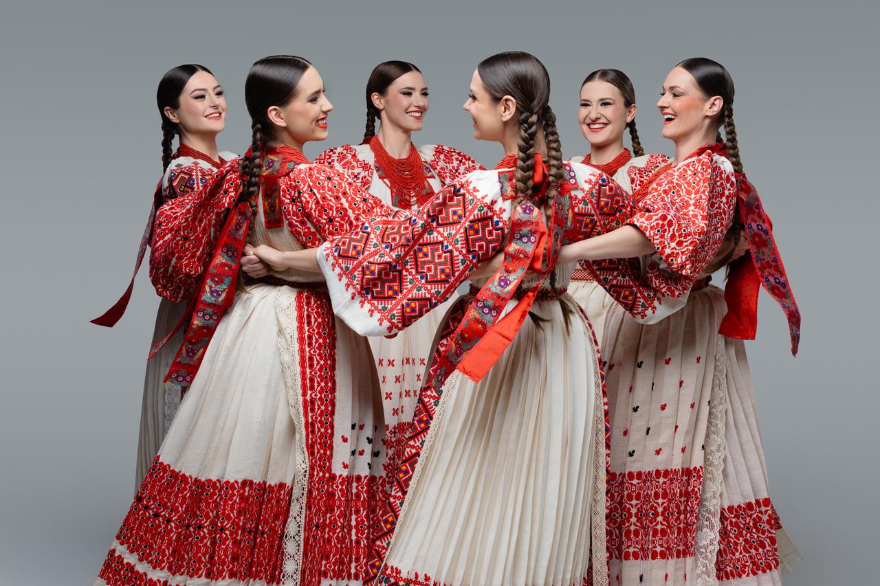 Ansambl LADO koncert "VODE"