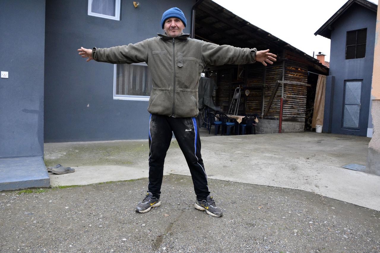 16.11.2016., Orasje, Ostra Luka - Ostra Luka je naseljeno mjesto u BiH podijeljeno entitetskom granicom izmedju Federacije Bosne i Hercegovine i Republike Srpske.  Luka Brasnic.  Photo: Ivica Galovic/PIXSELL