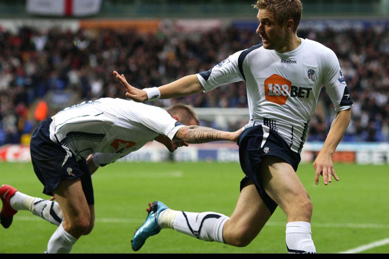 'Bolton Wanderers\' Ivan Klasnic (right) celebrates after scoring their third goal Photo: Press Association/Pixsell'