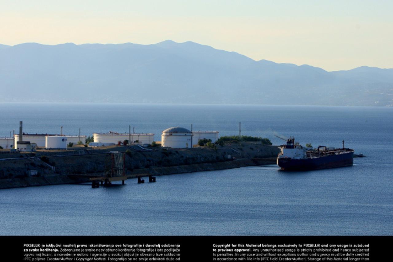 '19.09.2011., Omisalj, Krk - Terminal za iskrcaj nafte JANAF-a. Sustav JANAF-a d.d. izgradjen je kao medjunarodni sustav transporta nafte od Terminala Omisalj do domacih i inozemnih rafinerija u sredi