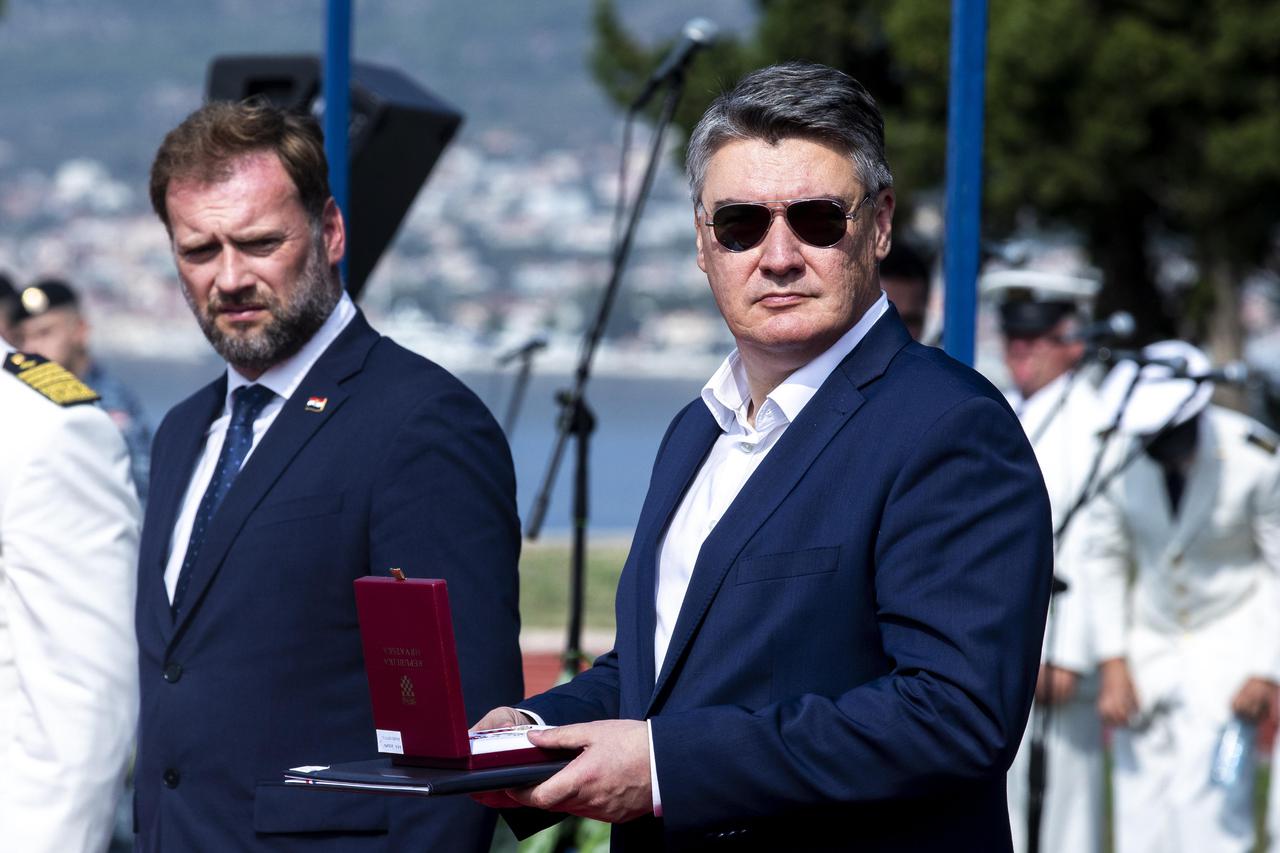 Ministar obrane Mario Banožić i predsjednik Zoran Milanović