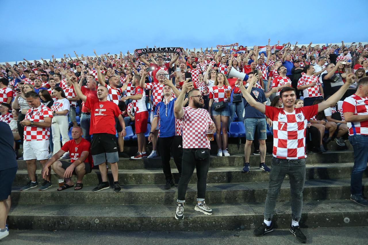 Osijek: Navijači na utakmici Lige nacija između Hrvatske i Austrije