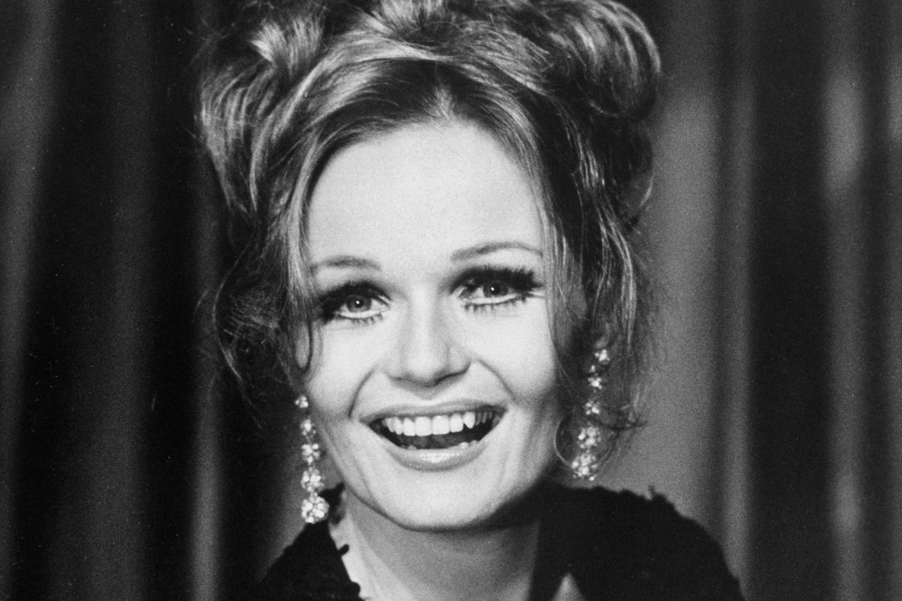 Valerie Perrine, ameri?ka glumica i model, 1970 - 1974