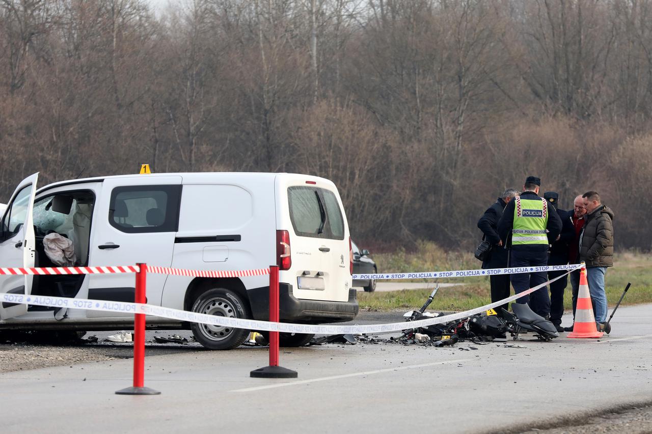 U sudaru motocikla i kombija kod Rugvice dvije su osobe poginule