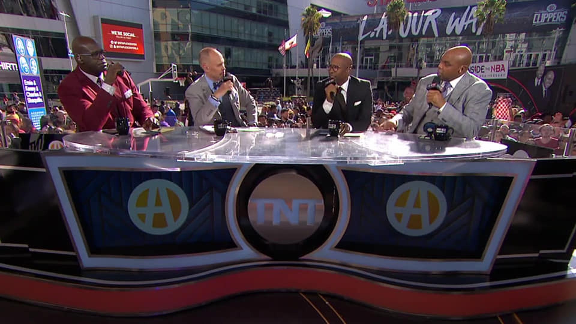 U TV emisiji uoči dvoboja u Los Angelesu gostovali su  Shaquille O'Neal, Charles Barkley, Kenny Smith i Dwayne Wade