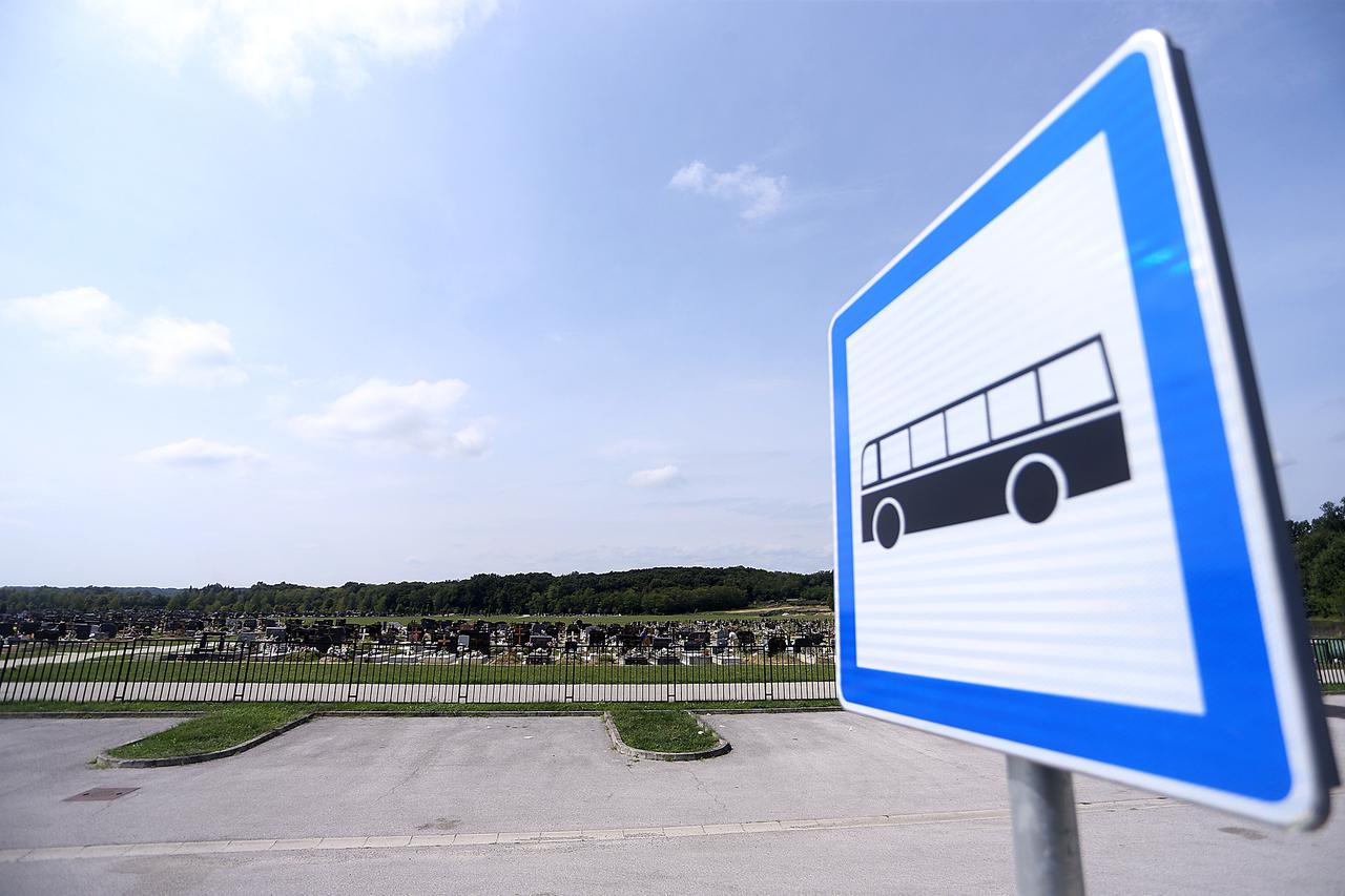 03.09.2015., Zagreb - Do groblja na Markovu polju uskoro bi trebao voziti autobus.  Photo: Goran Stanzl/PIXSELL