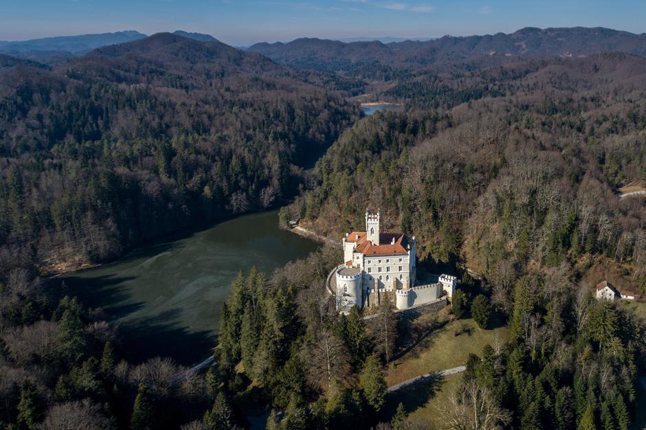 Dvorac Trakošćan i njegova okolica snimljeni i z zraka