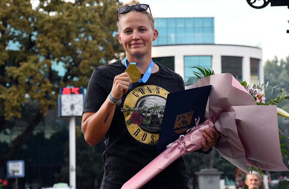 Slavonski Brod: Svečani doček kanuistice Vanese Tot sa Svjetskog prvenstva u Mađarskoj 