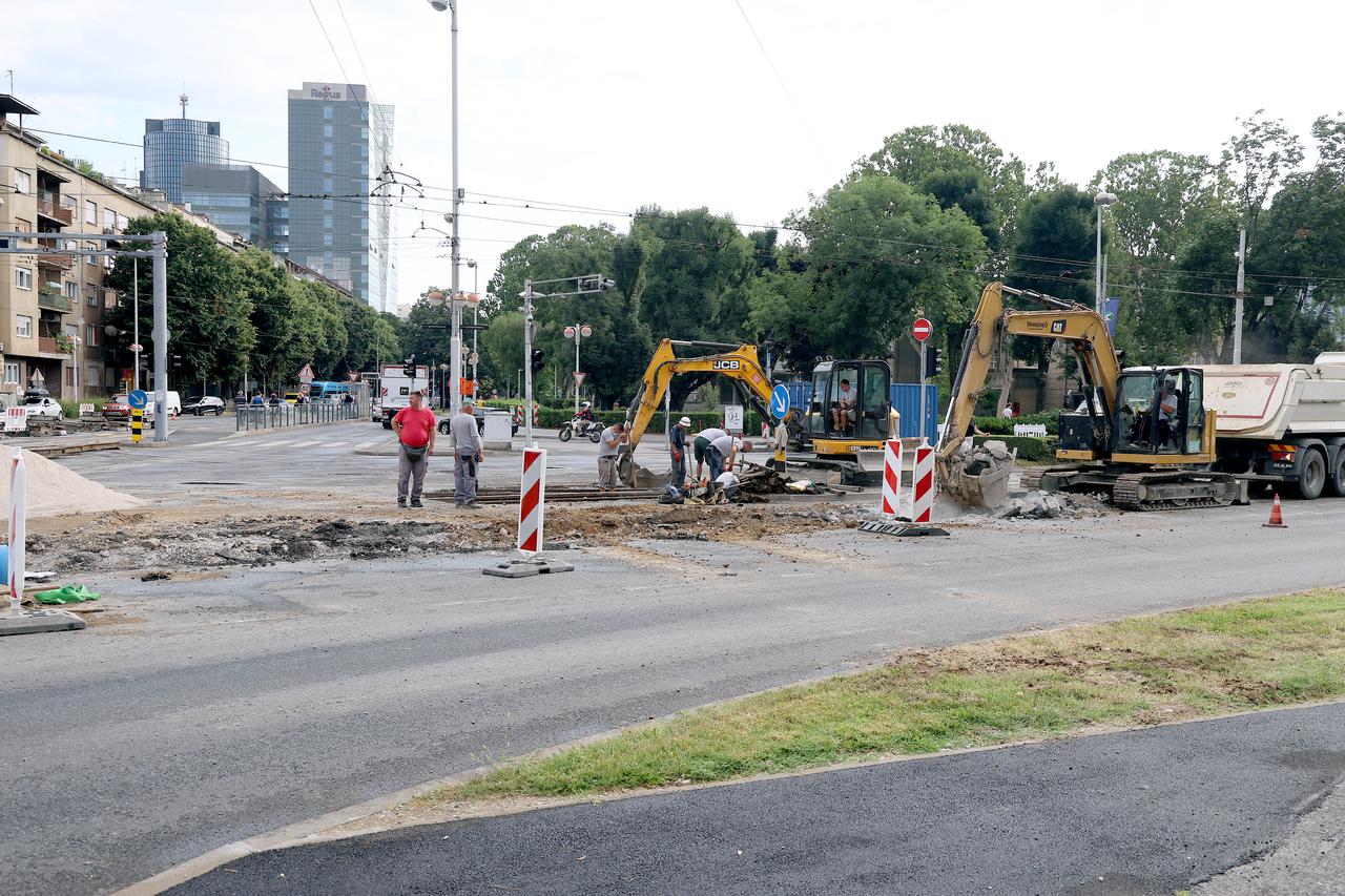 Zagreb: Zbog radova na križanju Savske i Vukovarske velika gužva, kritično na Vukovarskoj u smijeru zapada