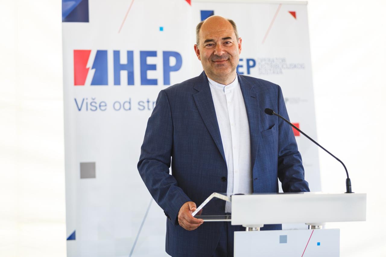 Novalja: Direktor HEP-a Frane Barbarić otvorio poslovno- pogonsku zgradu u industrijskoj zoni