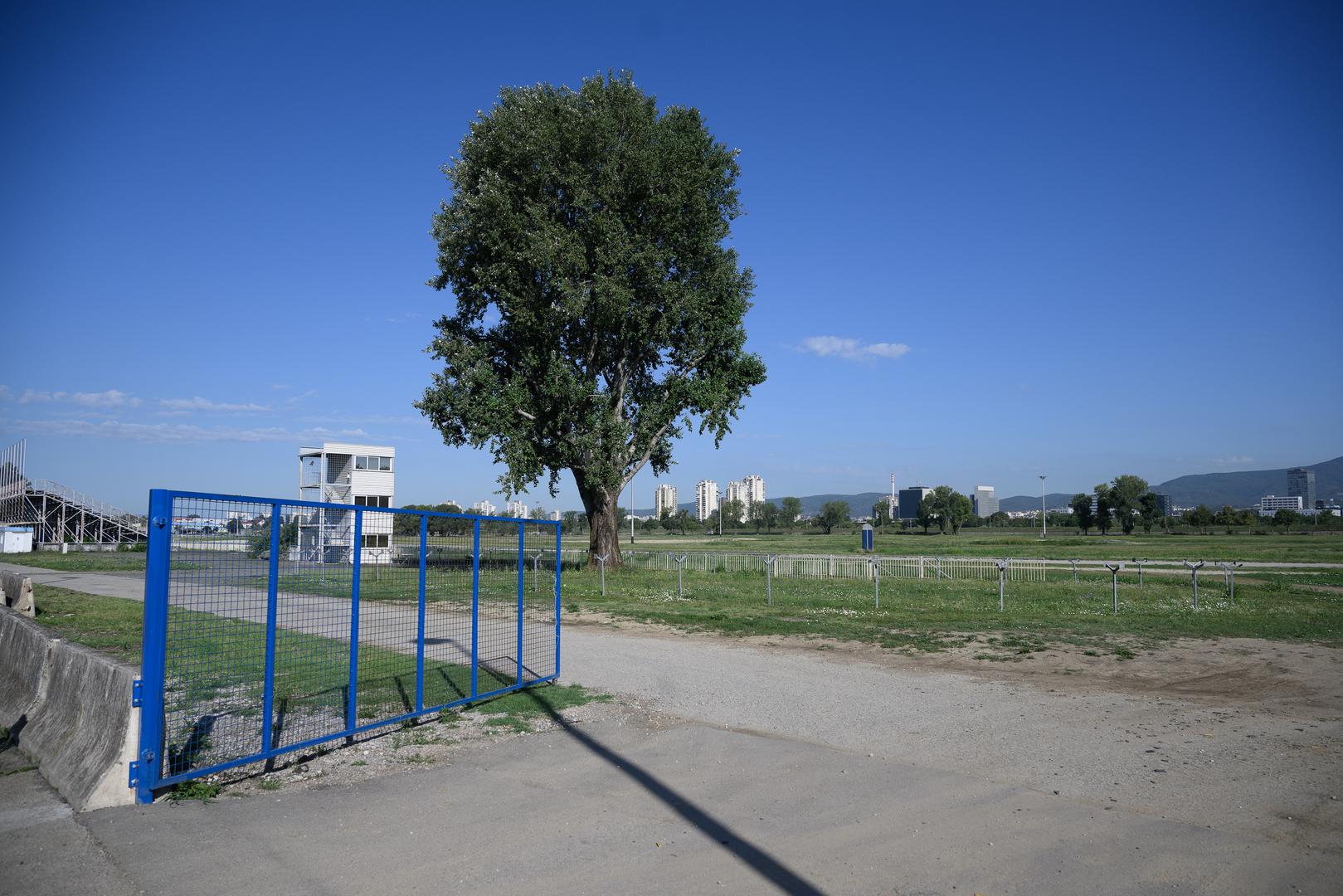 Podsjetimo, rok za sanaciju prostora nakon koncerta istekao je 11. kolovoza, a organizator je već platio ugovorenu kaznu zbog kašnjenja.