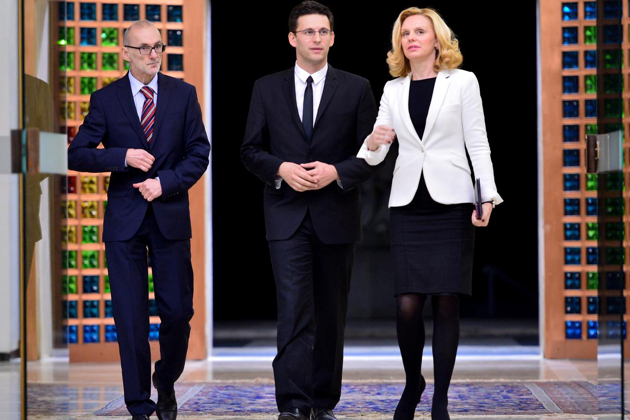 26.11.2015.,Zagreb -  Konzultacije stranaka i koalicija kod predsjednice Kolinda Grabar Kitarovic.Dolazak Mosta na konzultacije, Bozo Petrov, Ivan Lovrinovic, Stipe Petrina i Robert Podolnjak. Photo: 