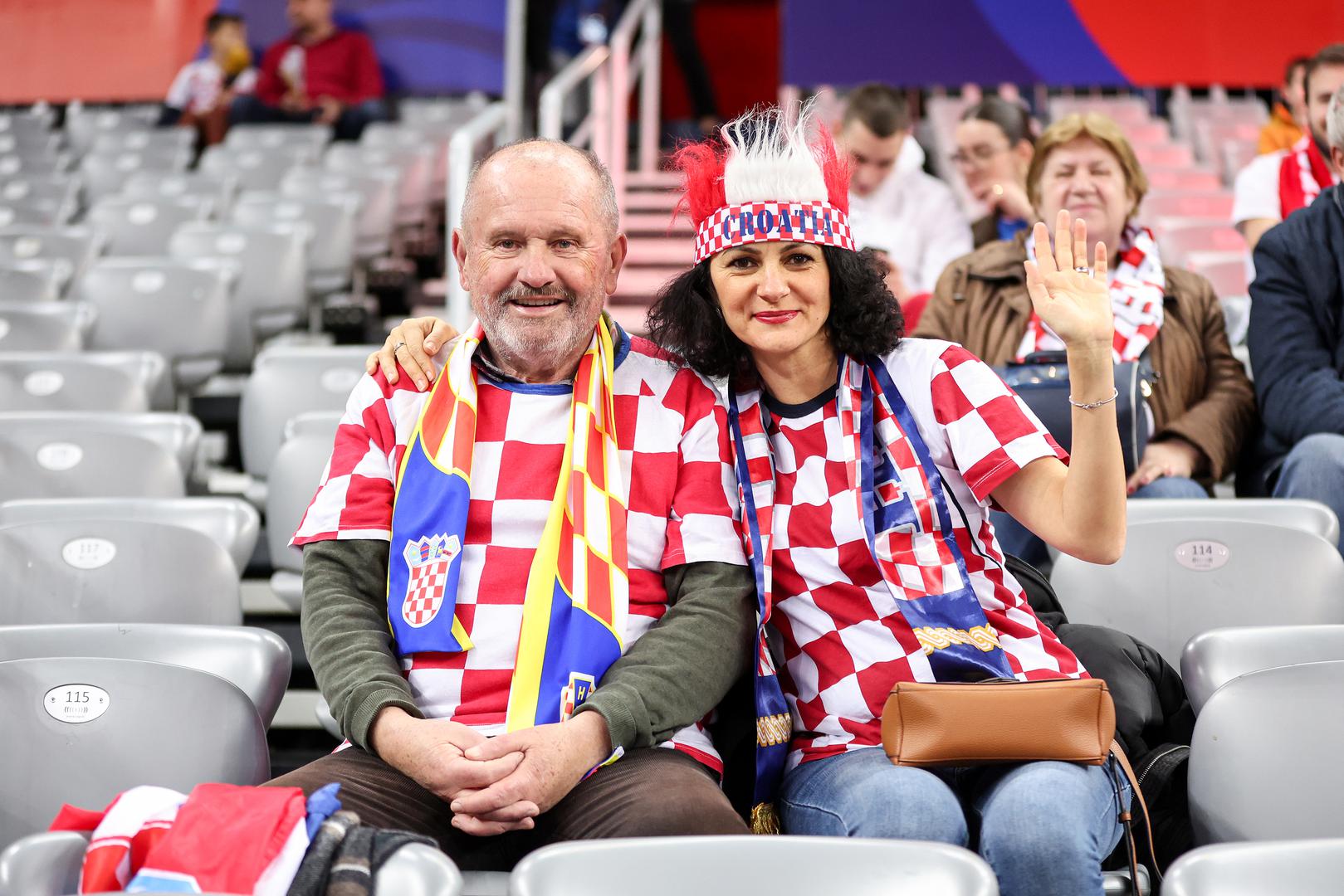 Skuplje ulaznice (40/60/80/90 eura), radni dan i raniji termin protiv neatraktivnog protivnika očito su nagnale navijače da ostanu doma