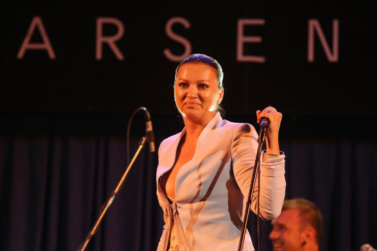 Nina Badrić (1)