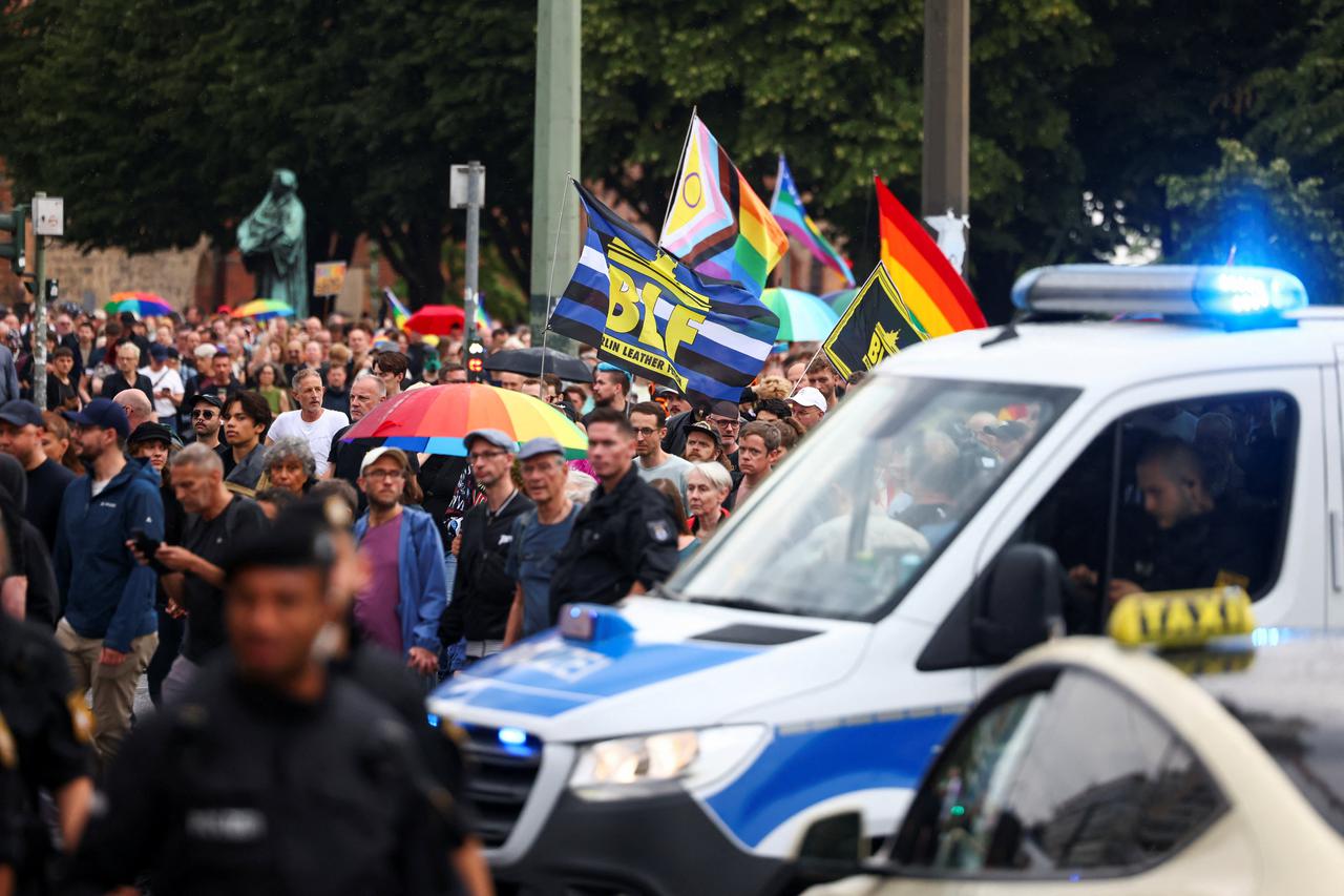 Deadly vehicle crash into crowd near Berlin's annual CSD parade