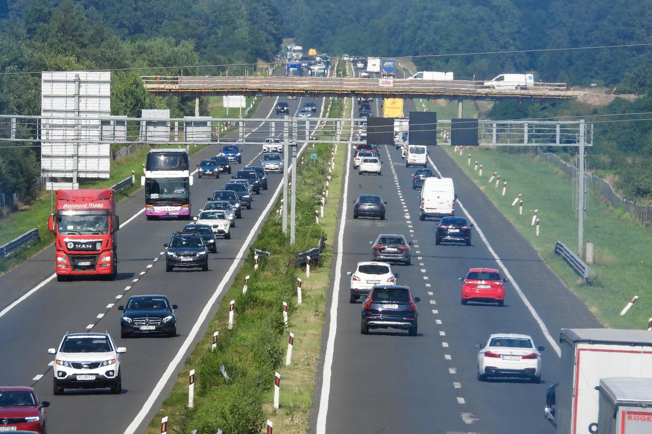 Zdenčina: Gust promet na autocesti A1 u oba smjera