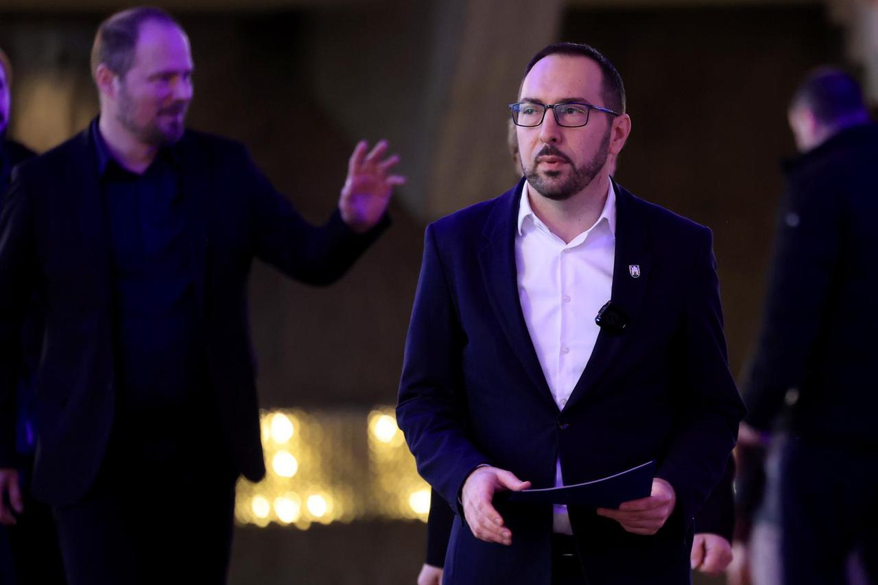 Zagreb: Tomašević održao konferenciju o spornom dočeku brončanih rukometaša na Trgu