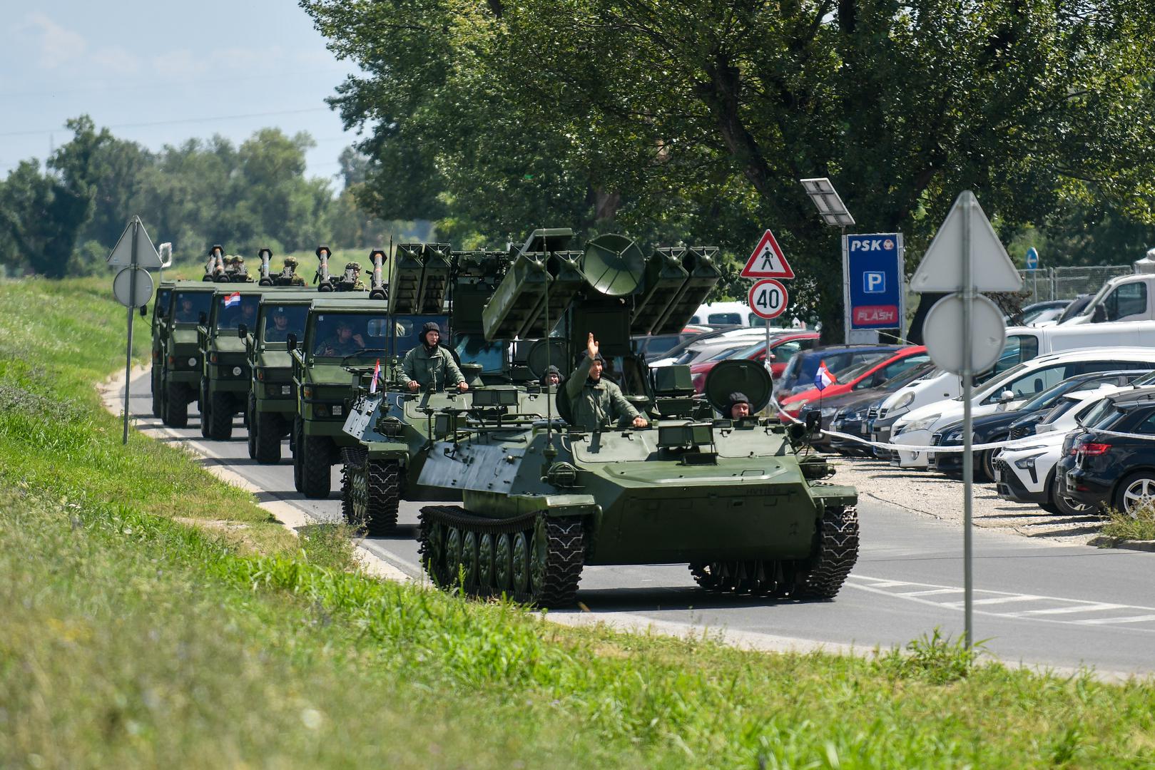 Uz Oružane snage Republike Hrvatske, u mimohodu će sudjelovati i pripadnici Ministarstva unutarnjih poslova, Ravnateljstva civilne zaštite, Hrvatske gorske službe spašavanja, Pravosudne policije, Hrvatske vatrogasne zajednice, hrvatski branitelji te povijesne postrojbe – svi zajedno u čast pobjedi i slobodi. 