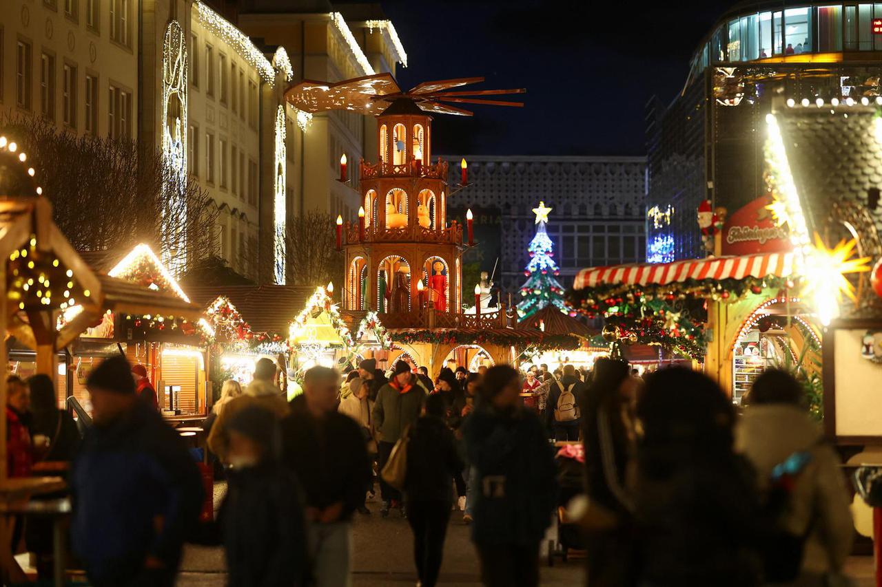 Opening day of the Magdeburg Christmas market