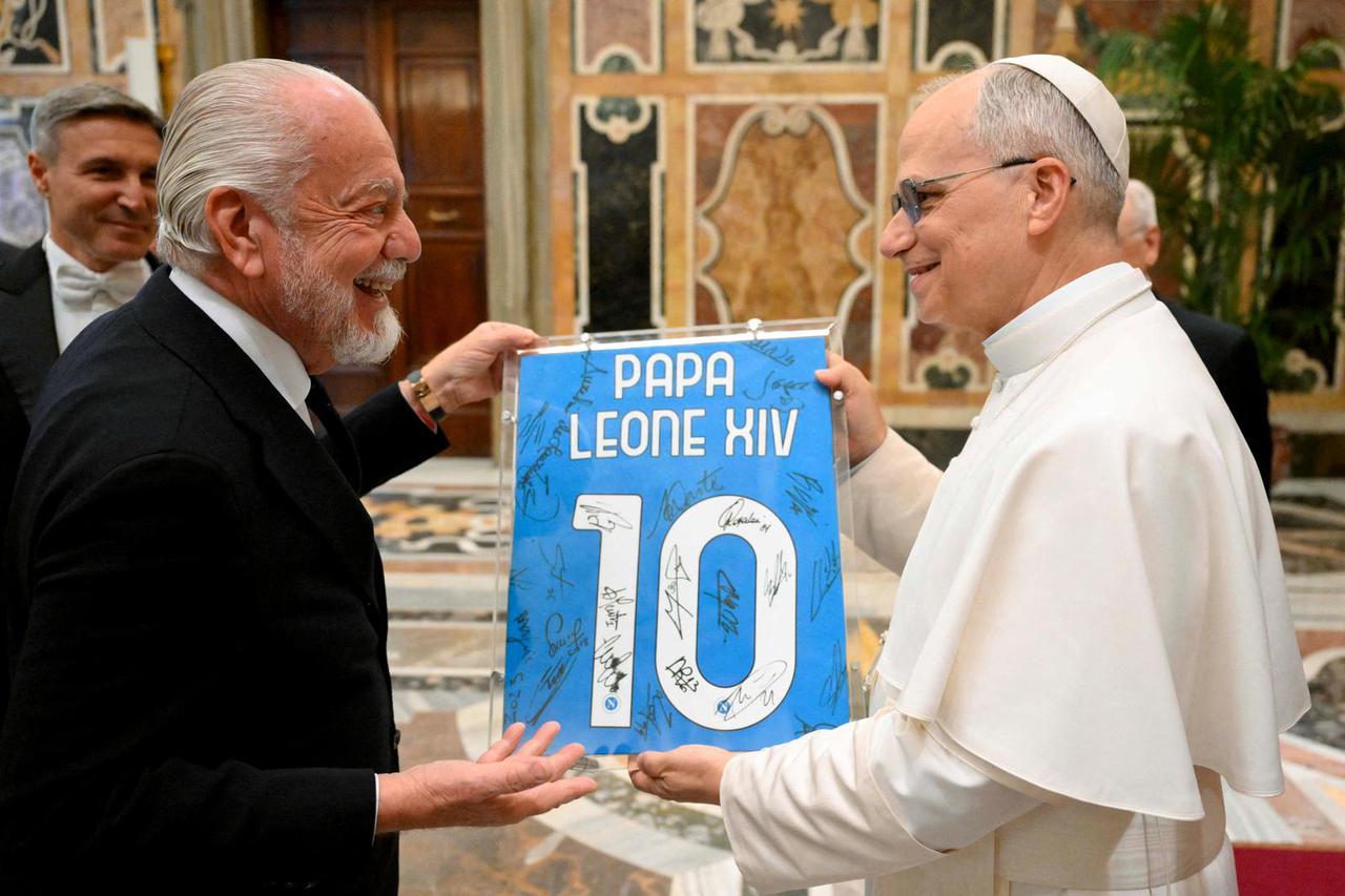 Pope meets Napoli players and managers after Scudetto victory