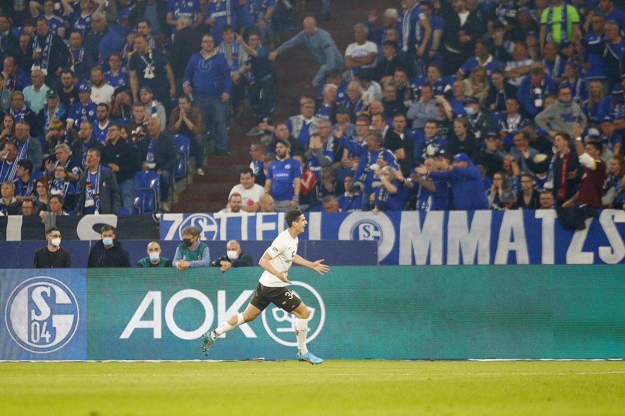 2. Bundesliga - Schalke 04 v St. Pauli