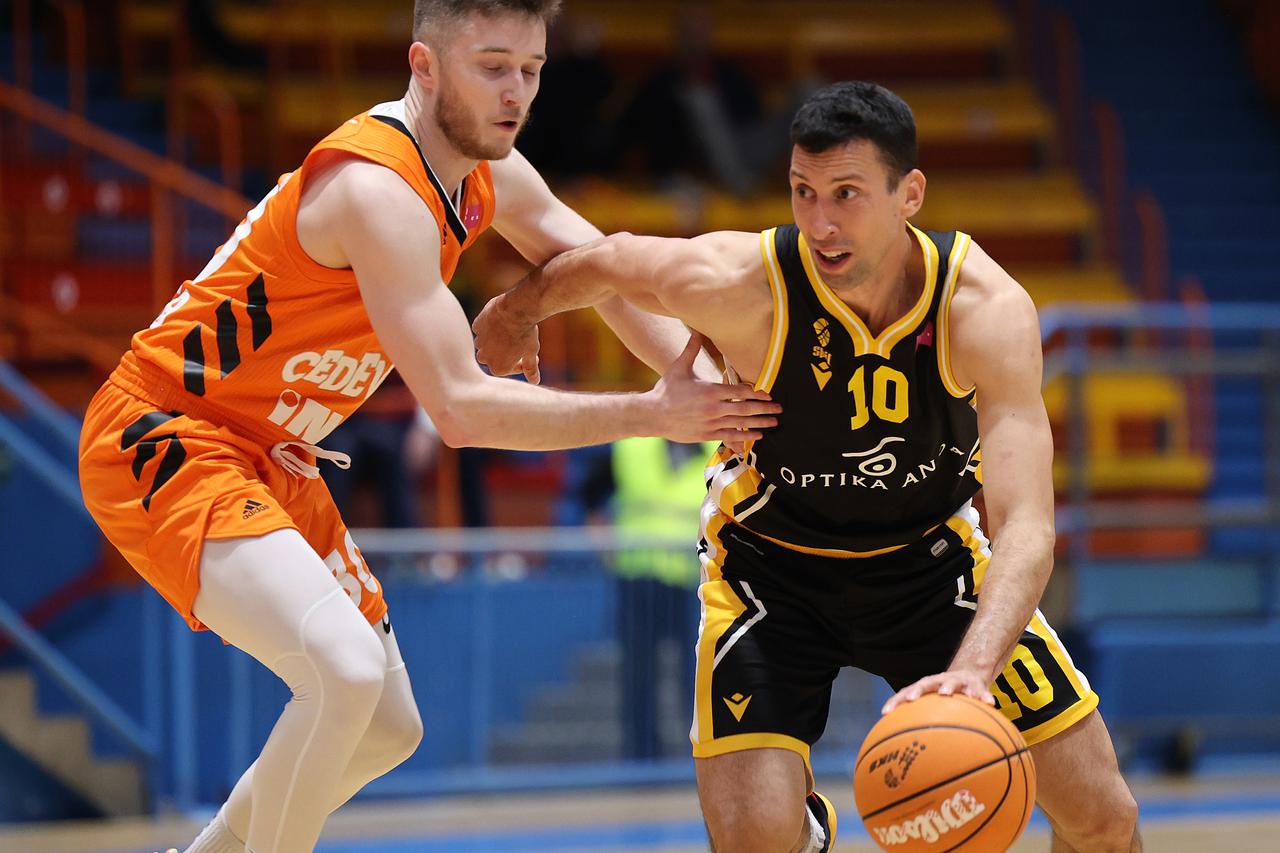 Utakmica 6. kola košarkaške Lige za prvaka: Cedevita Junior - Split