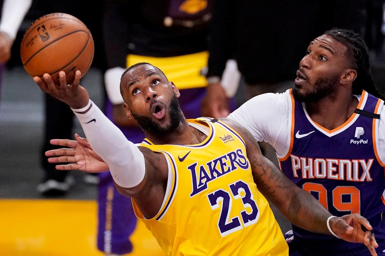 FILE PHOTO: NBA: Playoffs-Phoenix Suns at Los Angeles Lakers
