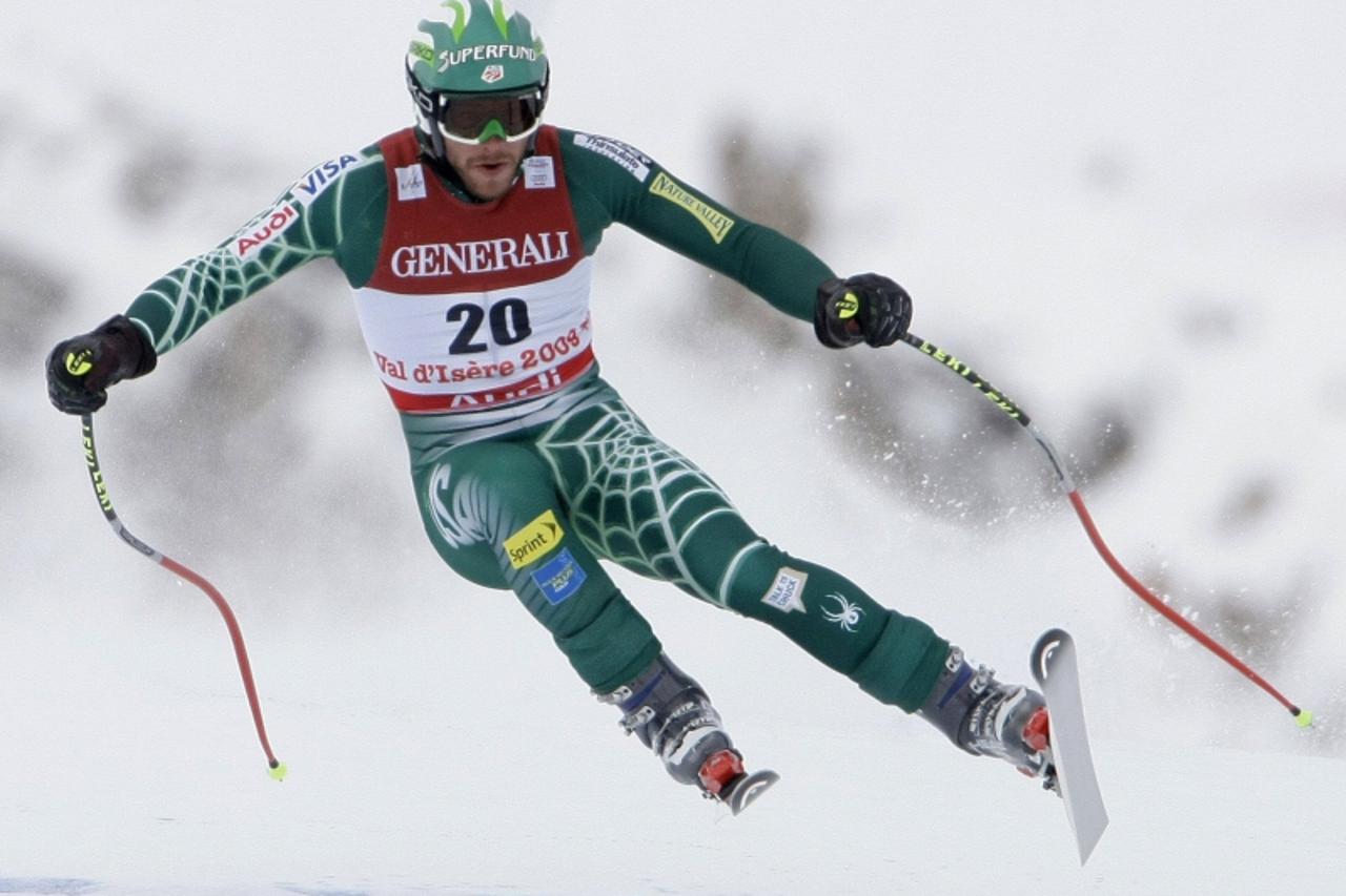 'Bode Miller of the U.S. speeds down during the men\'s Downhill race of the Super Combined event at the Alpine Skiing World Championships 2009 in the French resort of Val d\'Isere in this February 9, 