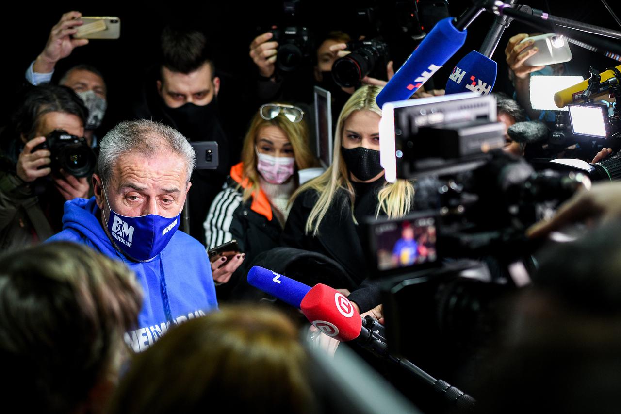 Zagreb: Gradonačelnik Bandić stigao na premijeru Kumeka