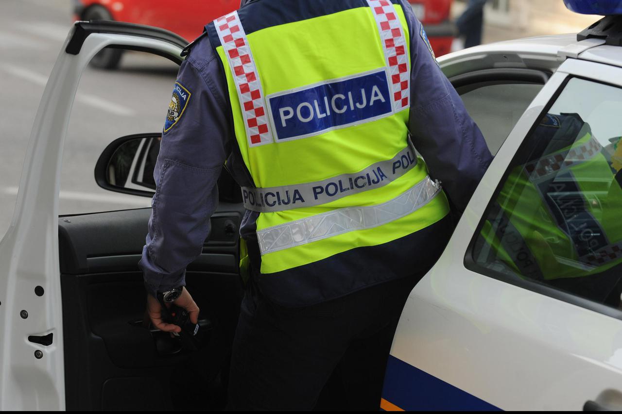 Policija