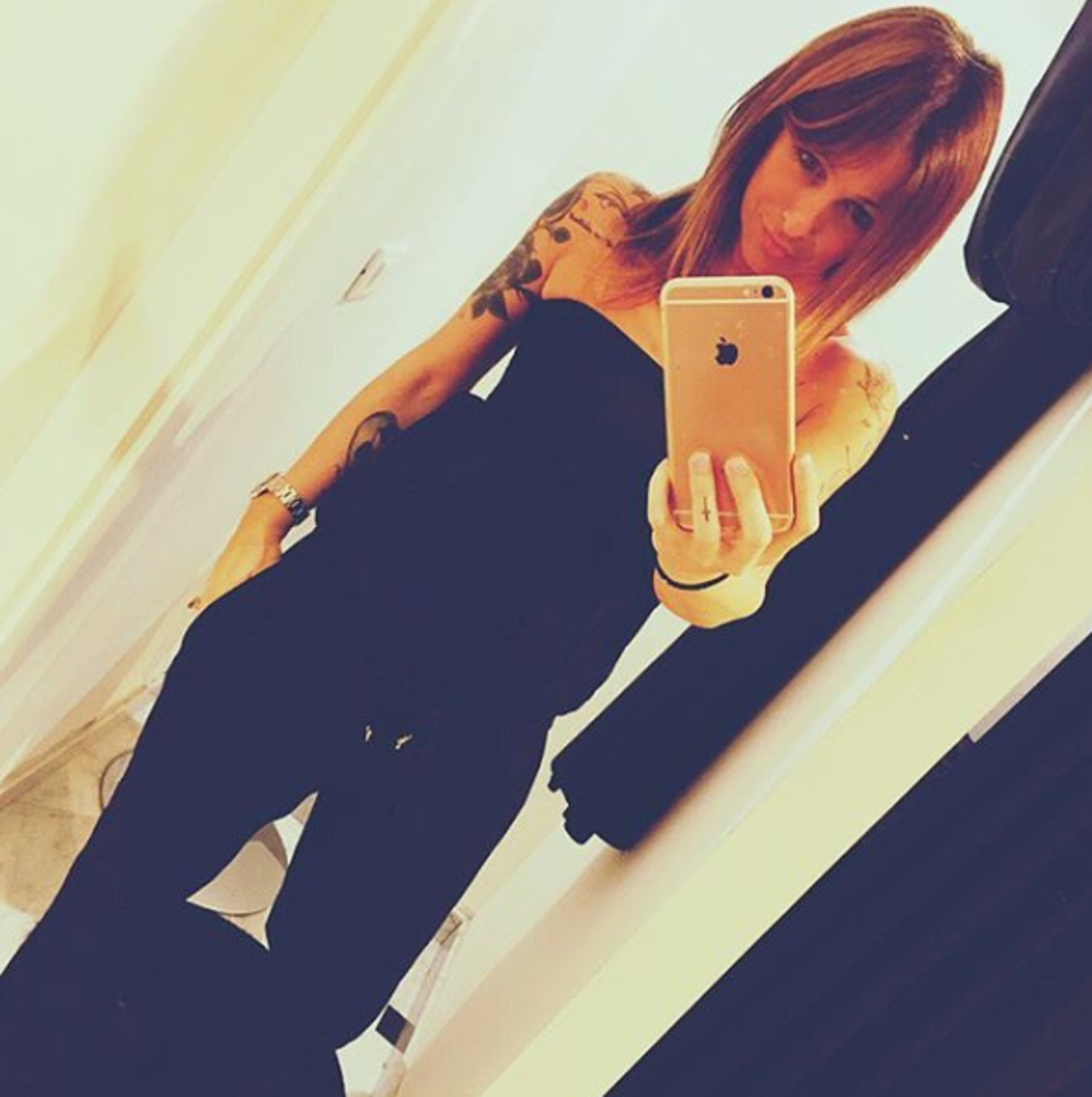 Inače, 42-godišnjoj Francesci ovo nije prvi put da je bila meta lopova. Prije mjesec i pol ukraden joj je BMW, no dan nakon što je prijavila krađu automobil joj netaknut vraćen na parkiralište s kojega je ukraden i to zajedno sa svim osobnim stvarima koji su se bili nalazili u njemu.