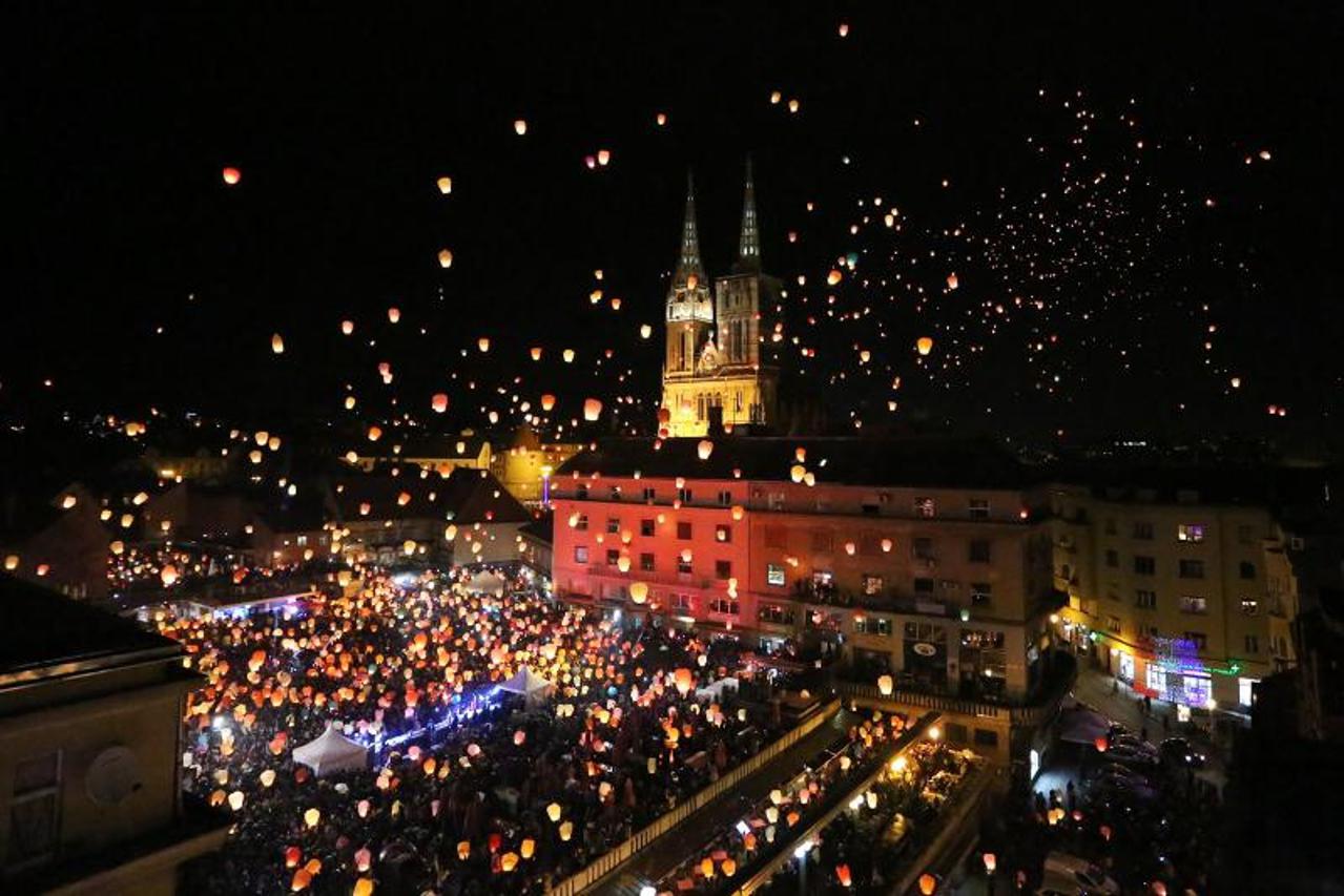 Kapulica i lampioni 