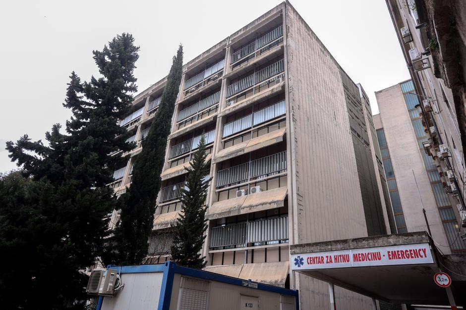 Zgrada u čijem se prizemlju nalazi poliklinika Medikol u sklopu KBC Rijeka