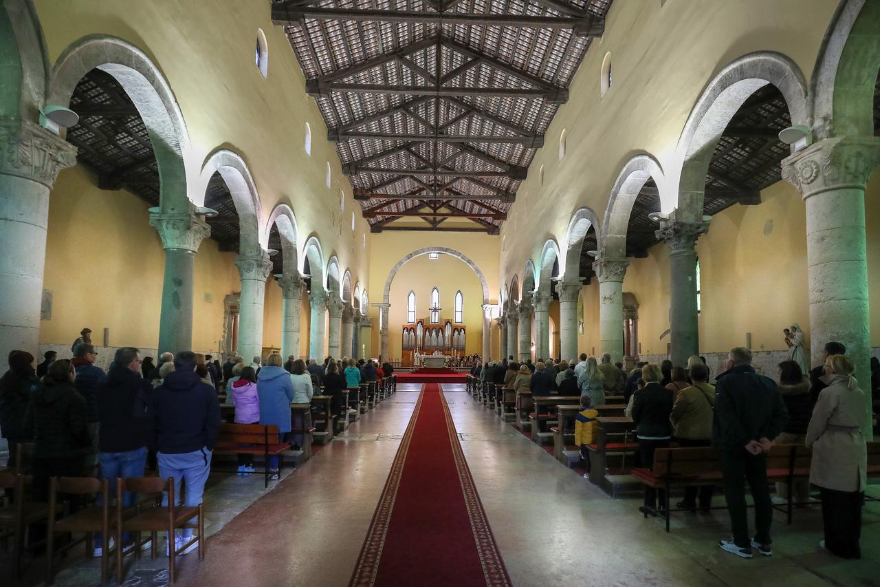 Pula: Uskrsna misa u katedrali Uznesenja Blažene Djevice Marije