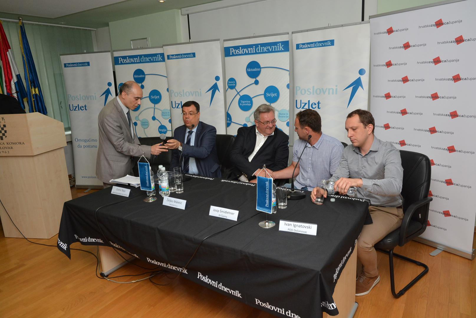 Glavni urednik Poslovnog dnevnika 
Vladimir Nišević, župan Damir Bajs i poduzetnici na panelu Poslovnog uzleta u Bjelovaru