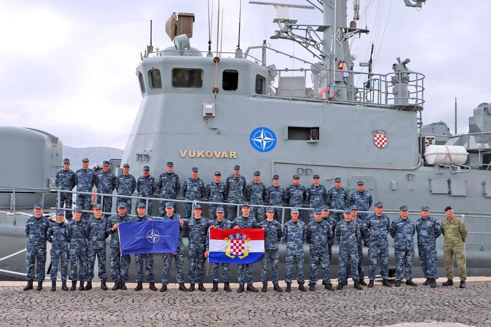  Jedanaesti hrvatski kontingent (HRVCON) na raketnoj topovnjači RTOP-41 “Vukovar” ispraćen je u ponedjeljak iz splitske luke Lora u NATO operaciju “Sea Guardian”, izvijestilo je Ministarstvo obrane.