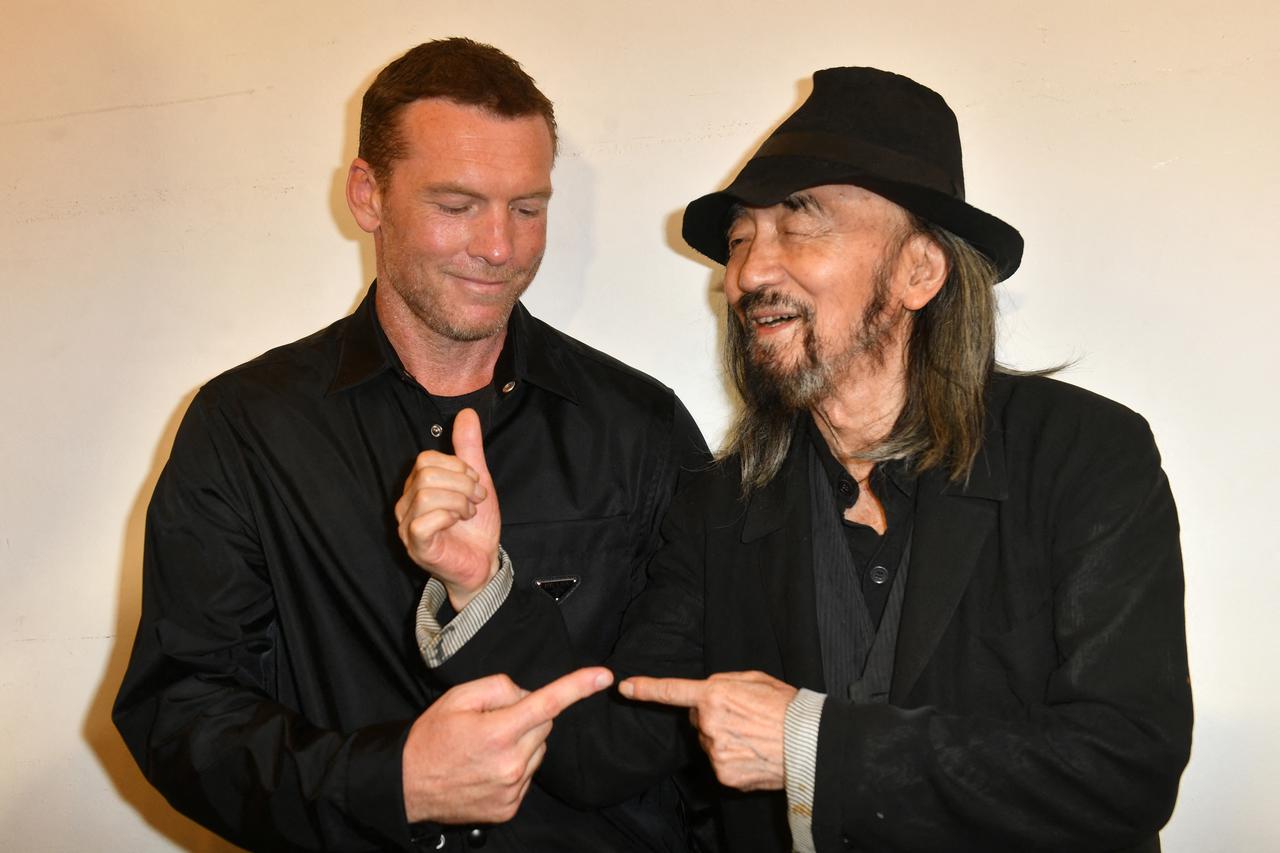 Backstage modne muške revije Yohji Yamamoto