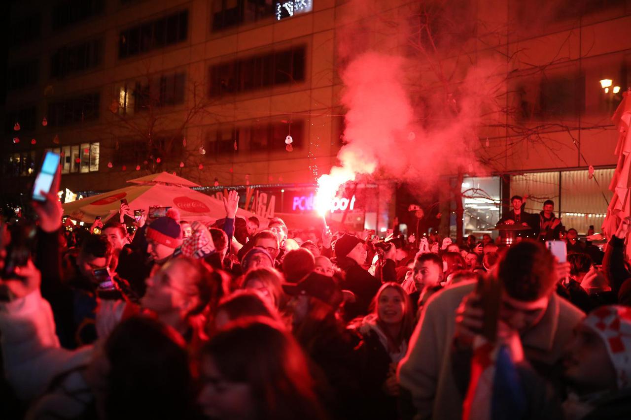 Slavlje navijača u Zagrebu nakon prolaska Hrvatske u polufinale Svjetskog prvenstva