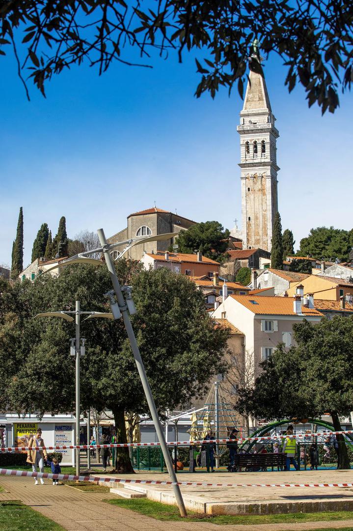 27.03.2023., Rovinj - Steta na ulicama grada koje je poharalo snazno nevrijeme. Photo: Srecko Niketic/PIXSELL