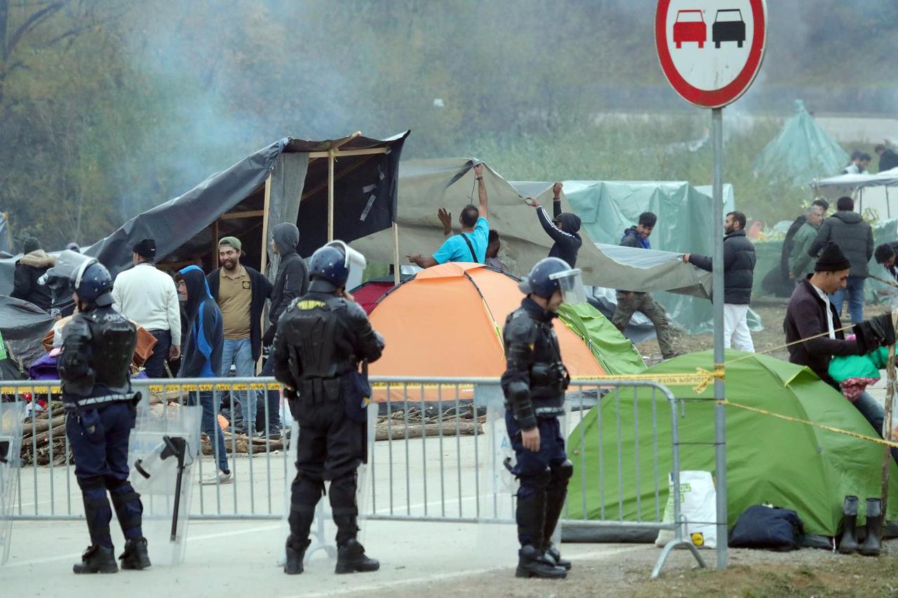 Migranti na graničnom prijelazu Maljevac