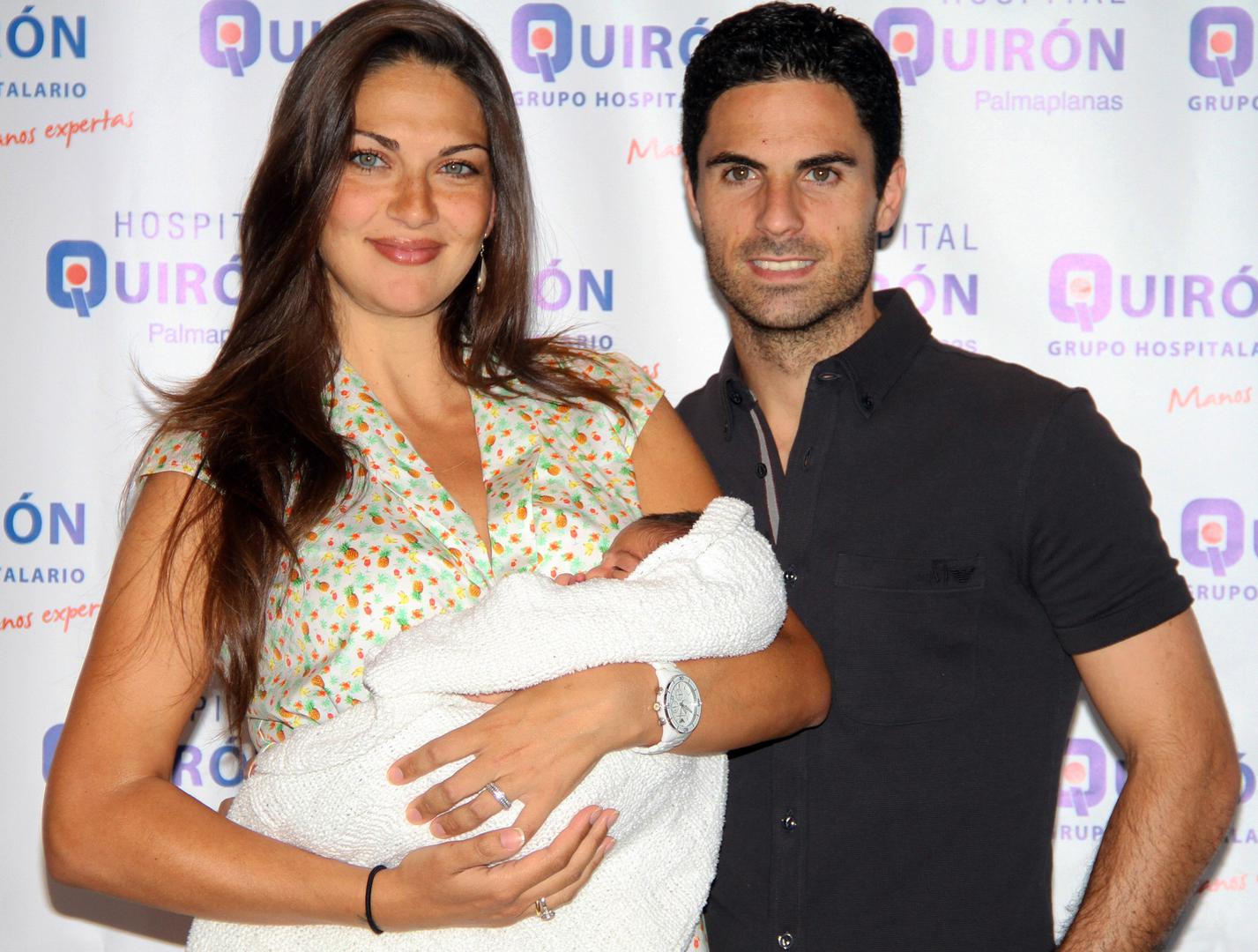 Bivši Arsenalov igrač Mikel Arteta (36), koji je već dvije godine Guardiolin pomoćnik u Manchester Cityju, uskoro bi se sa svojom suprugom Lorenom Bernal mogao preseliti u London