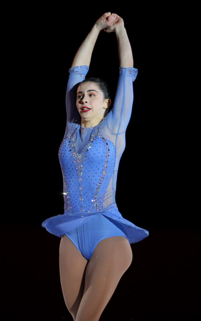 Naime, s njom je i njezina obitelj, uključujući samozatajnu kćer Katarinu, koja se godinama uspješno skriva od medijske pozornosti. - Posebno me veseli što je cijela moja obitelj ovdje, uključujući i moju kći koja će me sad ubiti što sam ju spomenula. Umjetničko klizanje je za nas poseban sport - izjavila je Grabar-Kitarović za Net.hr. Kolinda je od 1996. godine u braku sa suprugom Jakovom Kitarovićem s kojim ima dvoje djece, kćer Katarinu i sina Luku.