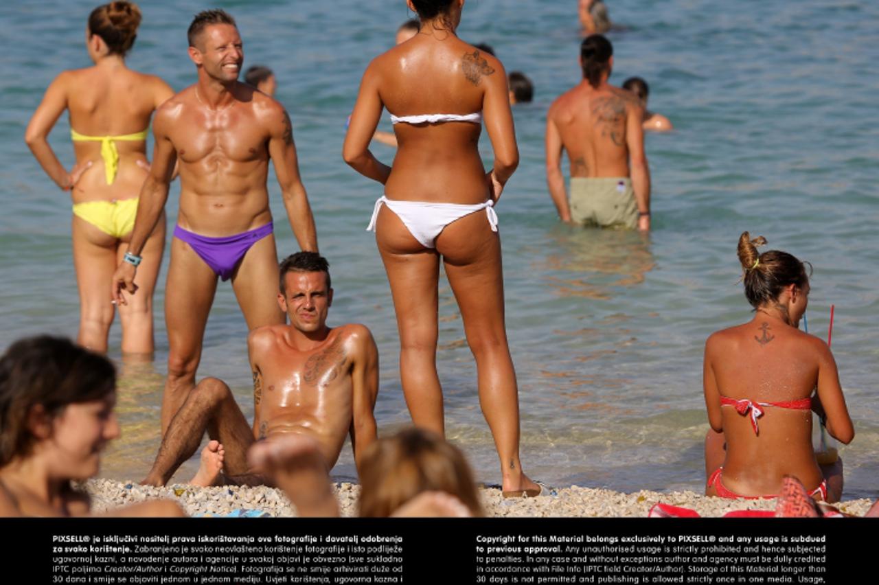 '08.08.2013., Otok Pag, Zrce - 24-satna zabava na popularnoj plazi Zrce uz zgodne plesacice svakim danom privlace sve vise gostiju zeljne lude zabave. Photo: Filip Brala/PIXSELL'