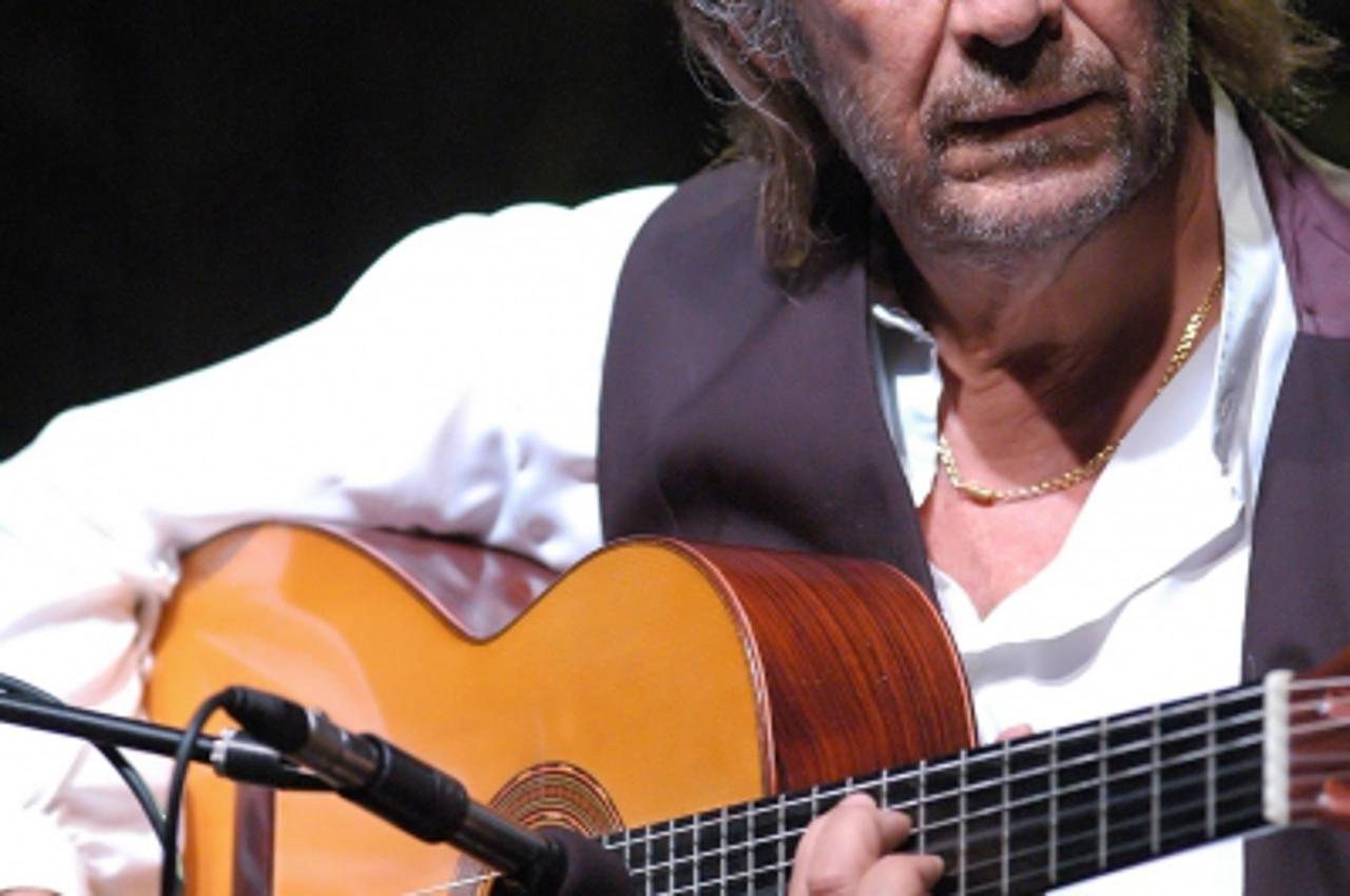 'zivot - 01.07.2006. ...pula\\arena...paco de lucia... Foto:Antonio Bronic'