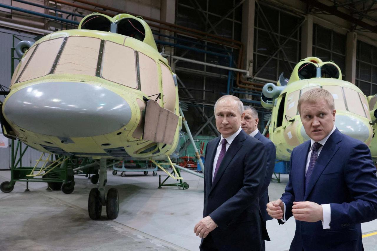 Russian President Vladimir Putin visits aviation plant in Ulan-Ude